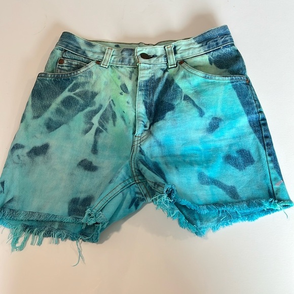 Levi’s - vintage tie dye cheeky shorts, higher rise - Picture 1 of 6